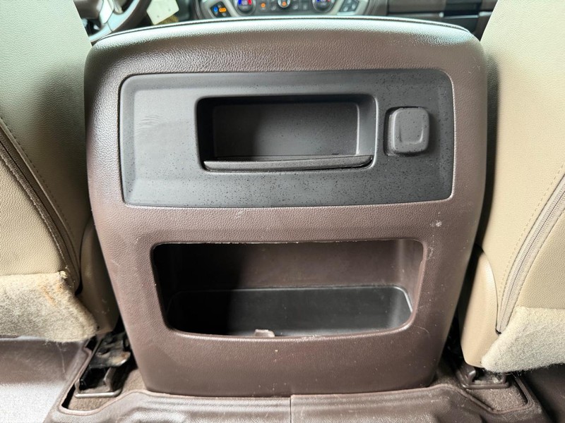 Chevrolet Silverado 1500 Vehicle Full-screen Gallery Image 19