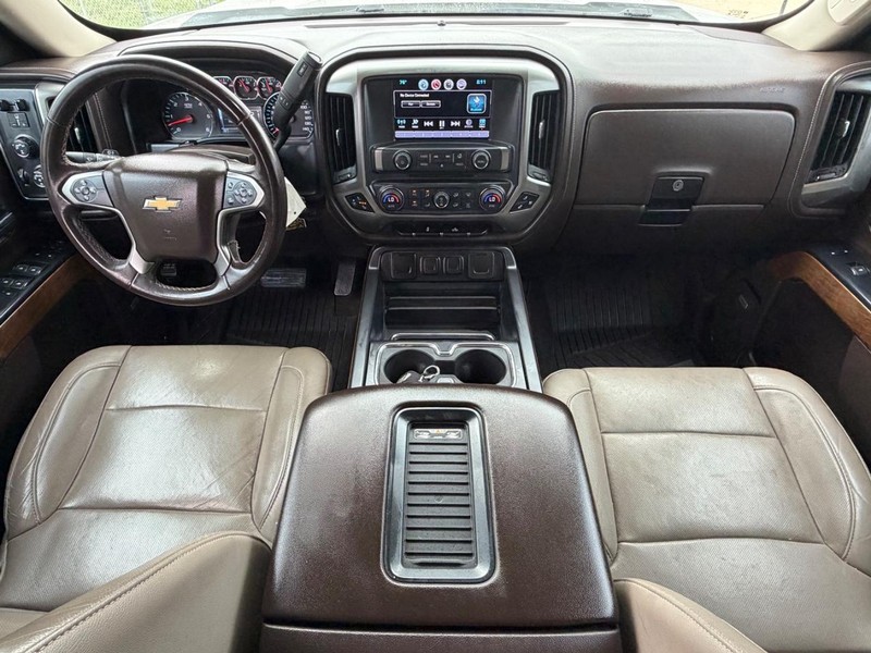 Chevrolet Silverado 1500 Vehicle Full-screen Gallery Image 20