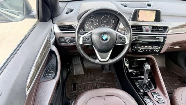 BMW X1 Vehicle Full-screen Gallery Image 07