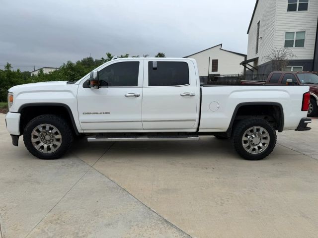 GMC Sierra 2500HD Vehicle Full-screen Gallery Image 03