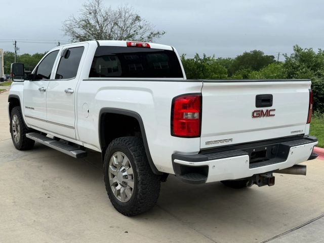 GMC Sierra 2500HD Vehicle Full-screen Gallery Image 04