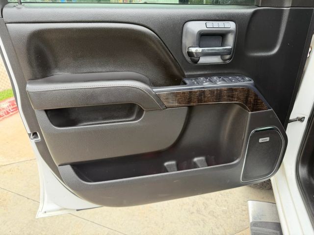 GMC Sierra 2500HD Vehicle Full-screen Gallery Image 10