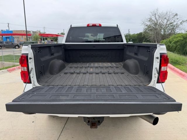 GMC Sierra 2500HD Vehicle Full-screen Gallery Image 21