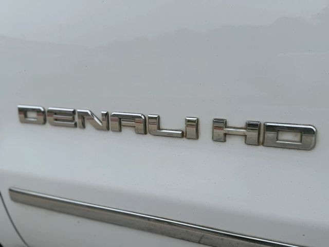 GMC Sierra 2500HD Vehicle Full-screen Gallery Image 22