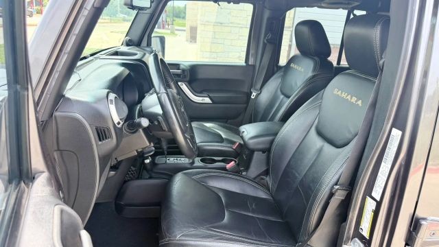 Jeep Wrangler Unlimited Vehicle Full-screen Gallery Image 06
