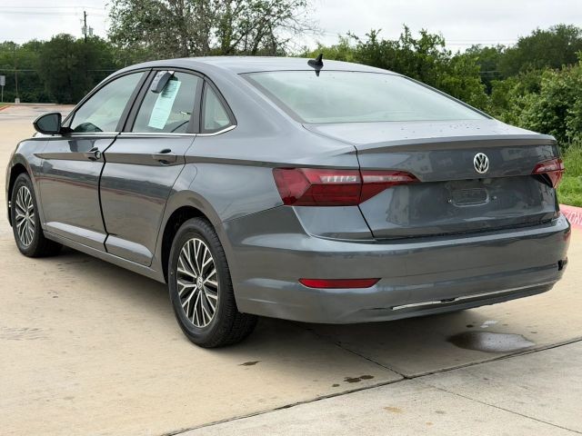 Volkswagen Jetta Vehicle Full-screen Gallery Image 04