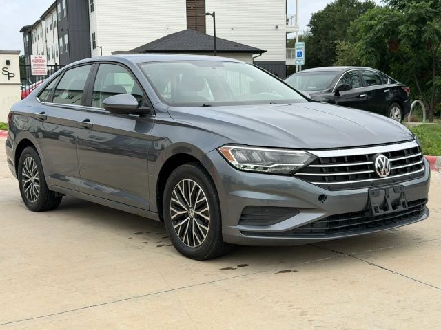 Volkswagen Jetta Vehicle Full-screen Gallery Image 08