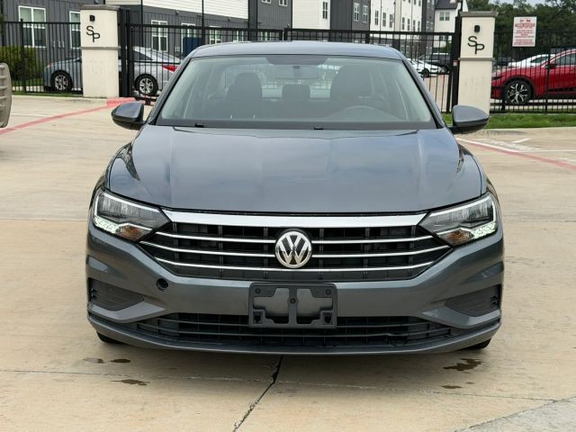 Volkswagen Jetta Vehicle Full-screen Gallery Image 09