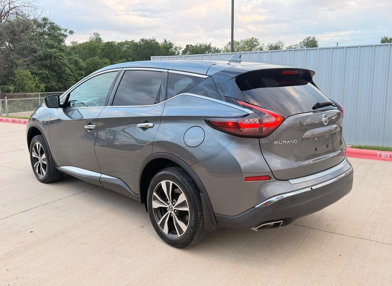 Nissan Murano Vehicle Full-screen Gallery Image 04