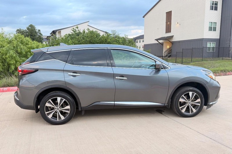 Nissan Murano Vehicle Full-screen Gallery Image 07