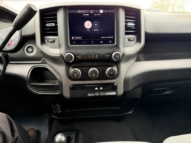Ram 3500 Vehicle Full-screen Gallery Image 14