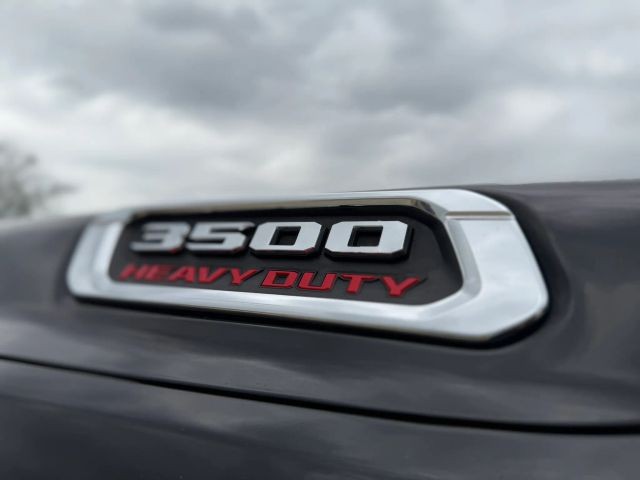 Ram 3500 Vehicle Full-screen Gallery Image 23