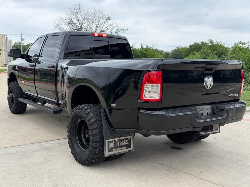 Ram 3500 Vehicle Full-screen Gallery Image 04