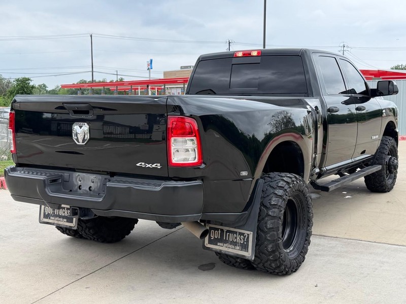 Ram 3500 Vehicle Full-screen Gallery Image 06