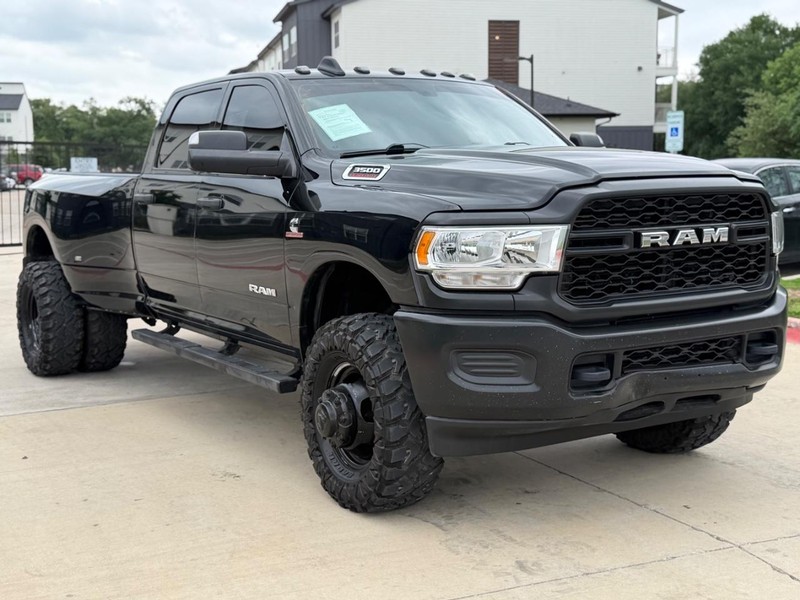 Ram 3500 Vehicle Full-screen Gallery Image 08