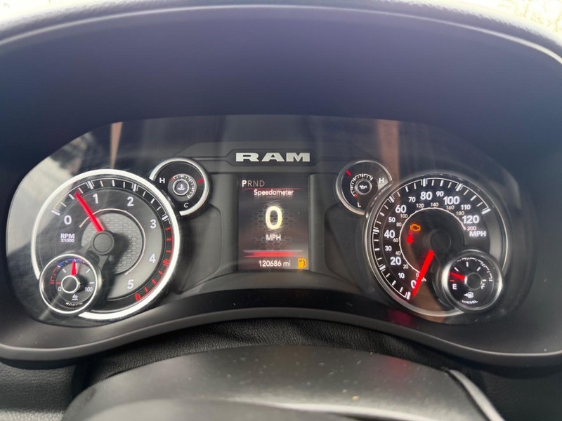 Ram 3500 Vehicle Full-screen Gallery Image 13