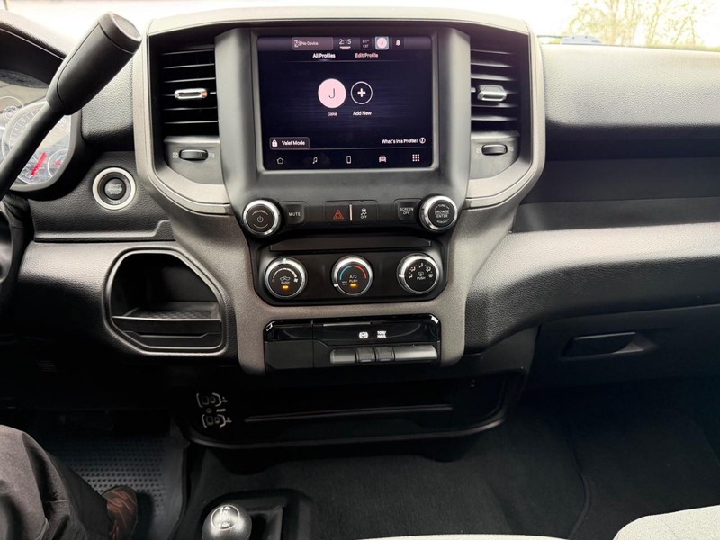 Ram 3500 Vehicle Full-screen Gallery Image 14