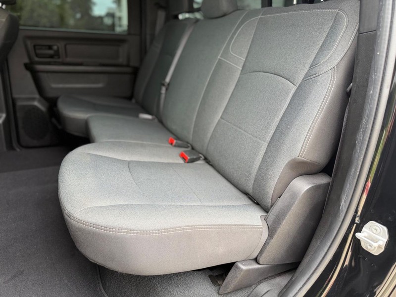 Ram 3500 Vehicle Full-screen Gallery Image 18