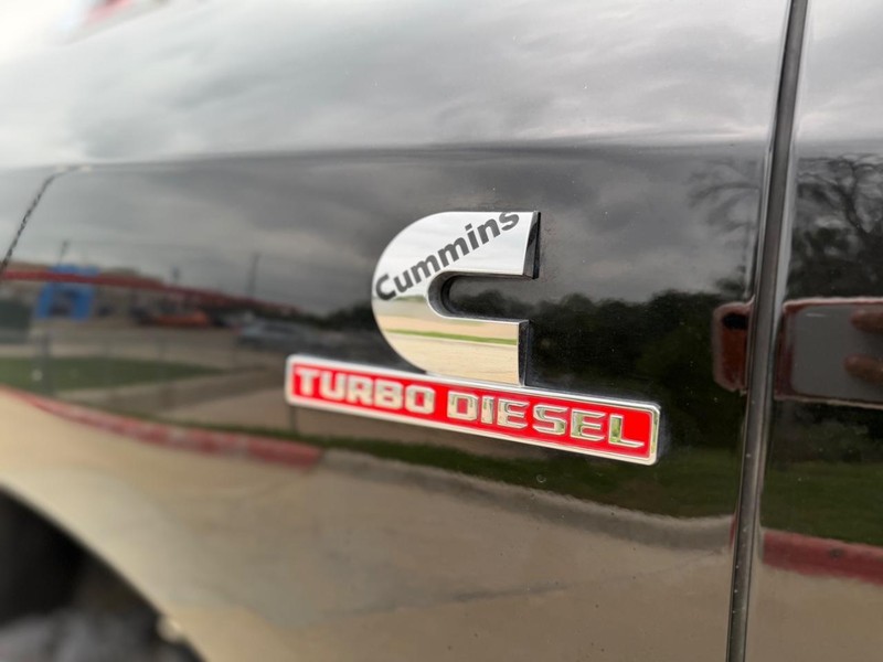 Ram 3500 Vehicle Full-screen Gallery Image 22