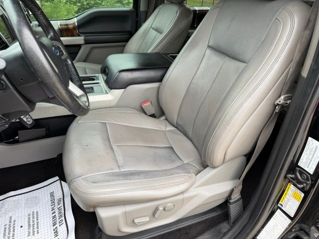 Ford F-150 Vehicle Full-screen Gallery Image 12