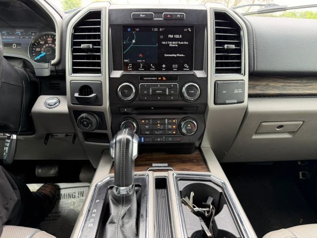 Ford F-150 Vehicle Full-screen Gallery Image 14