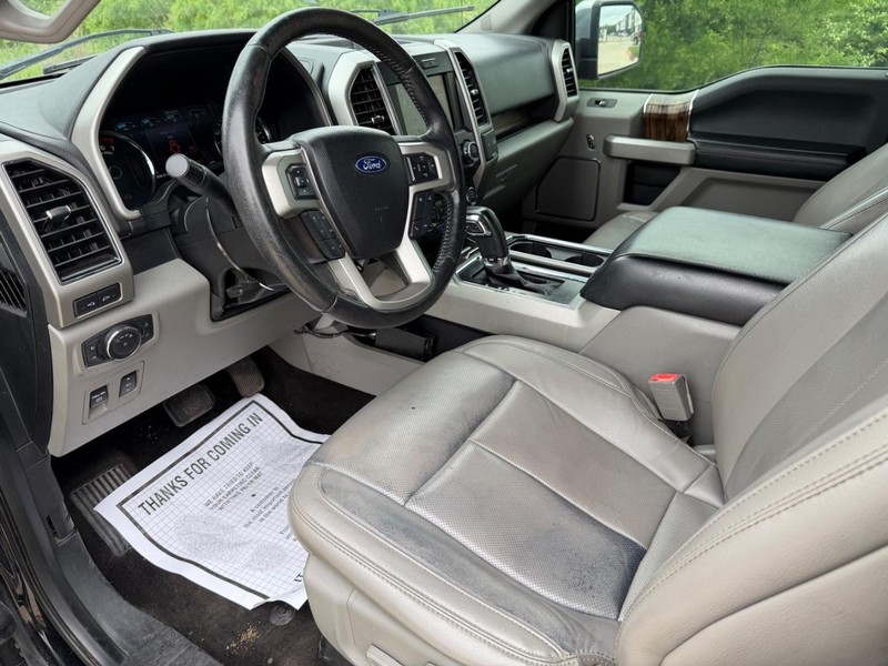 Ford F-150 Vehicle Full-screen Gallery Image 11