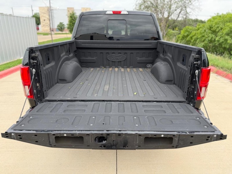 Ford F-150 Vehicle Full-screen Gallery Image 21