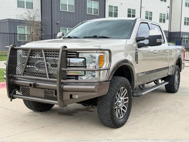 Ford Super Duty F-250 SRW Vehicle Full-screen Gallery Image 02