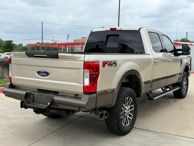 Ford Super Duty F-250 SRW Vehicle Full-screen Gallery Image 06