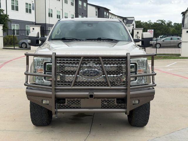 Ford Super Duty F-250 SRW Vehicle Full-screen Gallery Image 09