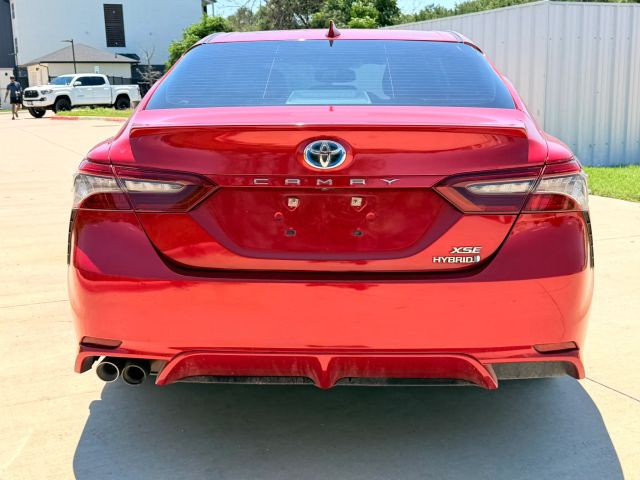 Toyota Camry Hybrid Vehicle Full-screen Gallery Image 05