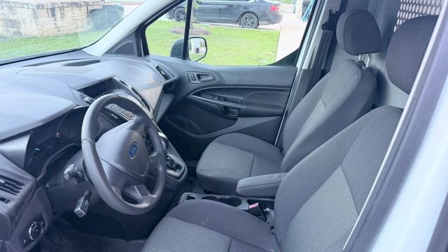 Ford Transit Connect Vehicle Full-screen Gallery Image 09