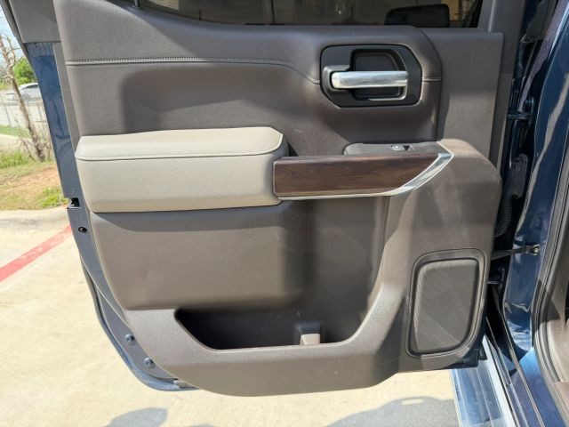 GMC Sierra 1500 Vehicle Full-screen Gallery Image 15