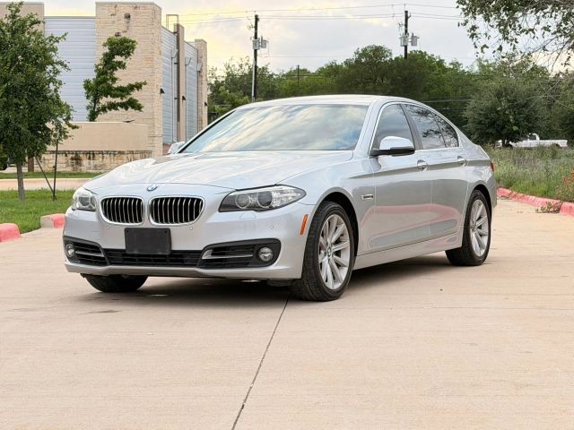 BMW 5 Series Vehicle Full-screen Gallery Image 02