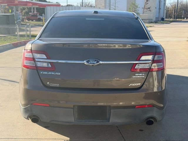 Ford Taurus Vehicle Full-screen Gallery Image 05