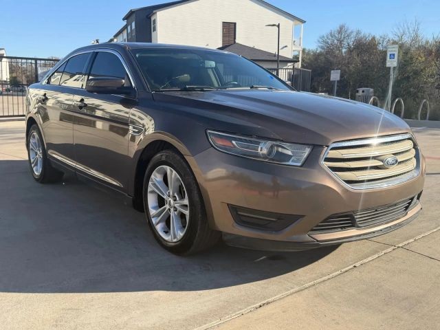 Ford Taurus Vehicle Full-screen Gallery Image 08