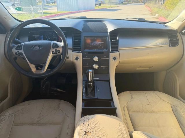 Ford Taurus Vehicle Full-screen Gallery Image 19