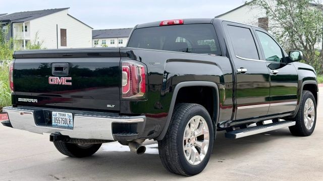 GMC Sierra 1500 Vehicle Full-screen Gallery Image 03