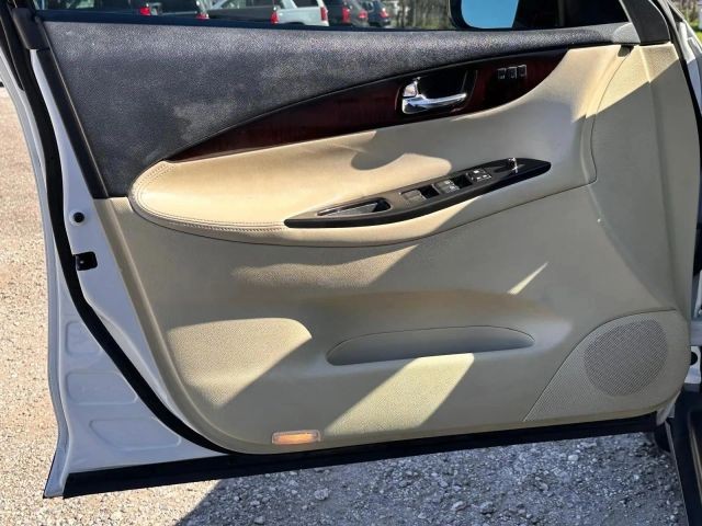 INFINITI QX50 Vehicle Full-screen Gallery Image 14