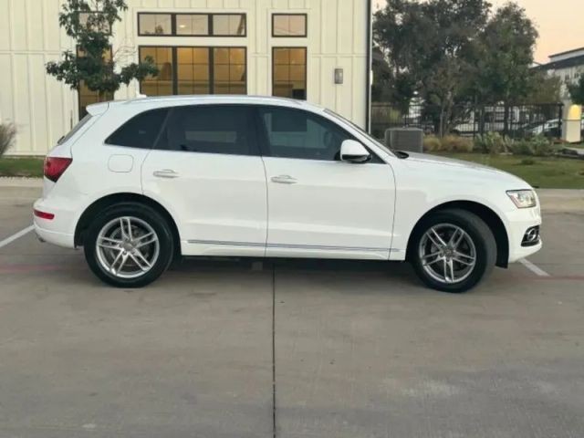 Audi Q5 Vehicle Full-screen Gallery Image 04