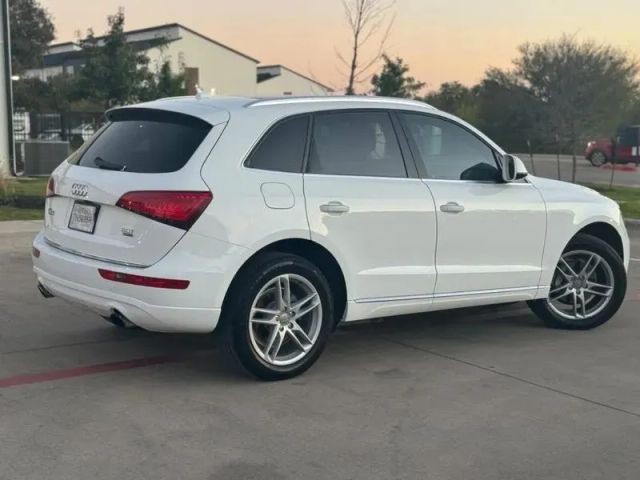 Audi Q5 Vehicle Full-screen Gallery Image 05