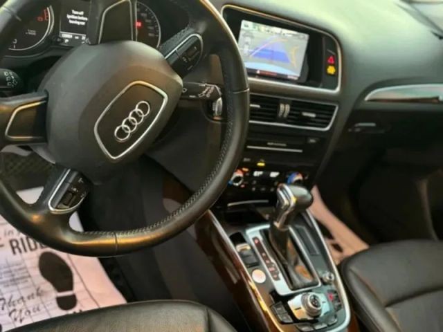 Audi Q5 Vehicle Full-screen Gallery Image 13