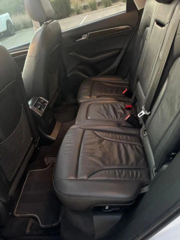 Audi Q5 Vehicle Full-screen Gallery Image 15