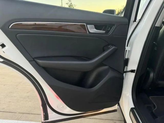 Audi Q5 Vehicle Full-screen Gallery Image 16