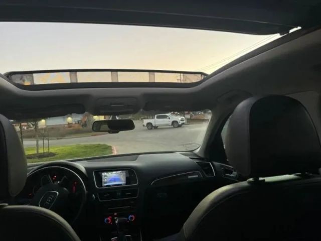 Audi Q5 Vehicle Full-screen Gallery Image 18