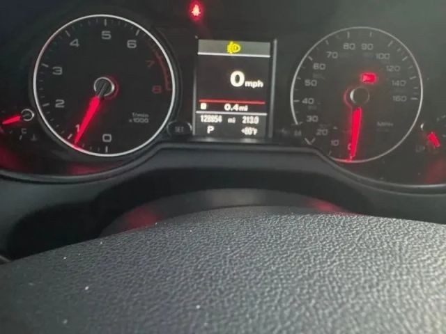 Audi Q5 Vehicle Full-screen Gallery Image 21