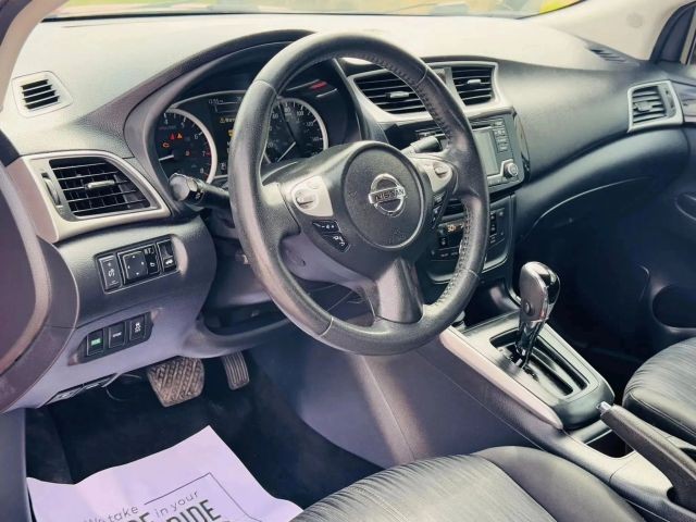 Nissan Sentra Vehicle Full-screen Gallery Image 09