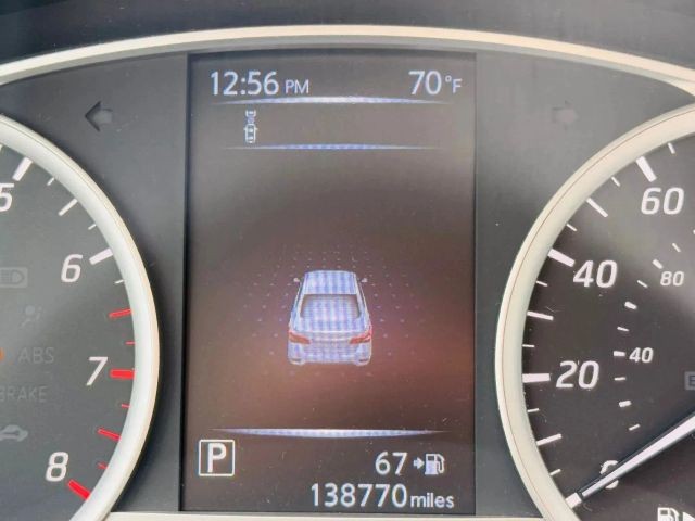 Nissan Sentra Vehicle Full-screen Gallery Image 12