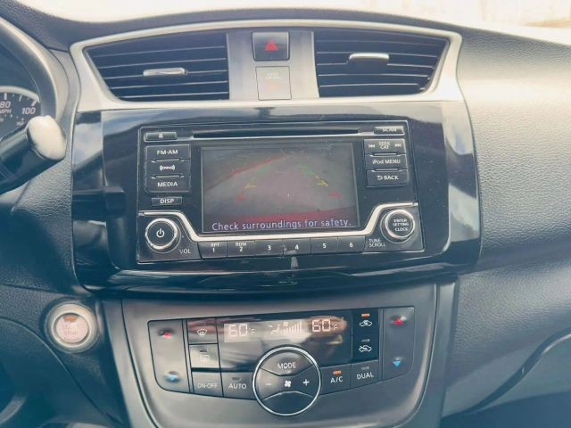 Nissan Sentra Vehicle Full-screen Gallery Image 14