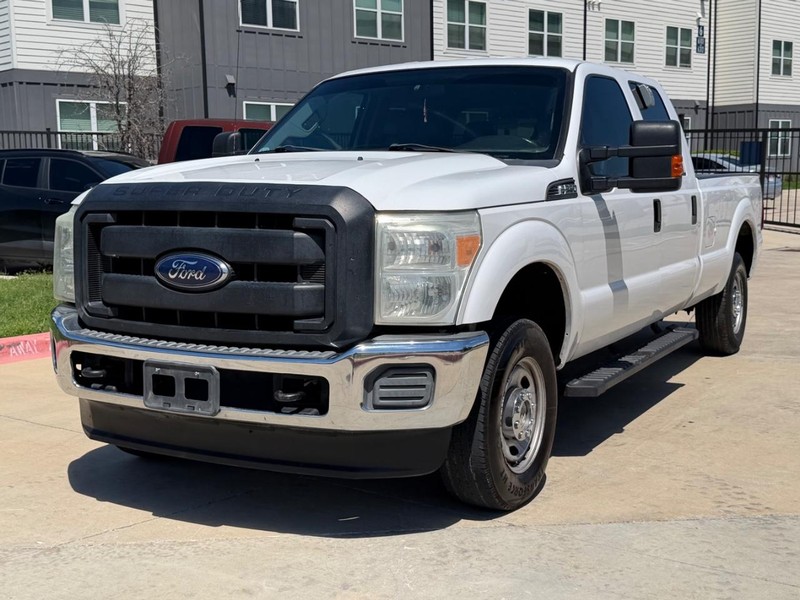 Ford Super Duty F-250 SRW Vehicle Full-screen Gallery Image 02